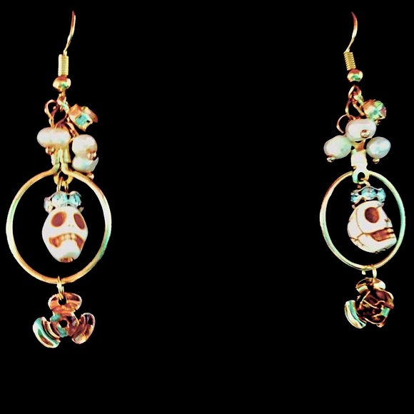 Frock 'n Roll Skull Bling Handcrafted Earrings - Picture 6 of 10